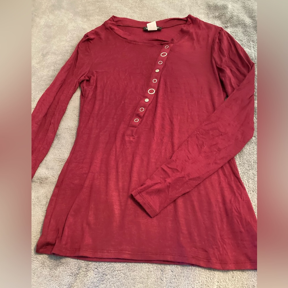 Venus Vintage Long Sleeve Burgundy Red w/Snaps
